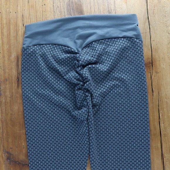 GREY WAFFLE BOOTY SCRUNCH TIK TOK LEGGINGS SIZE MEDIUM - Picture 5 of 6
